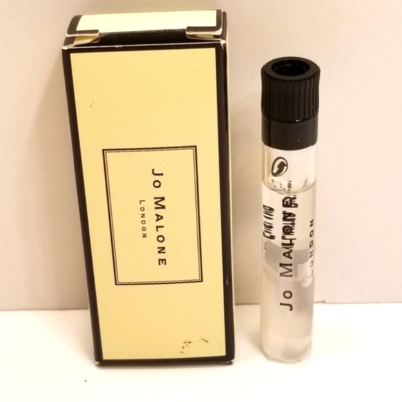 ✅1 Jo Malone Red Roses 0.05/1.5 ml NON-Spray sample/travel - Picture 1 of 7